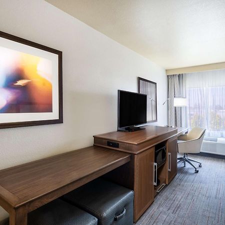 Hampton Inn By Hilton Irvine East - Lake Forest Exterior photo