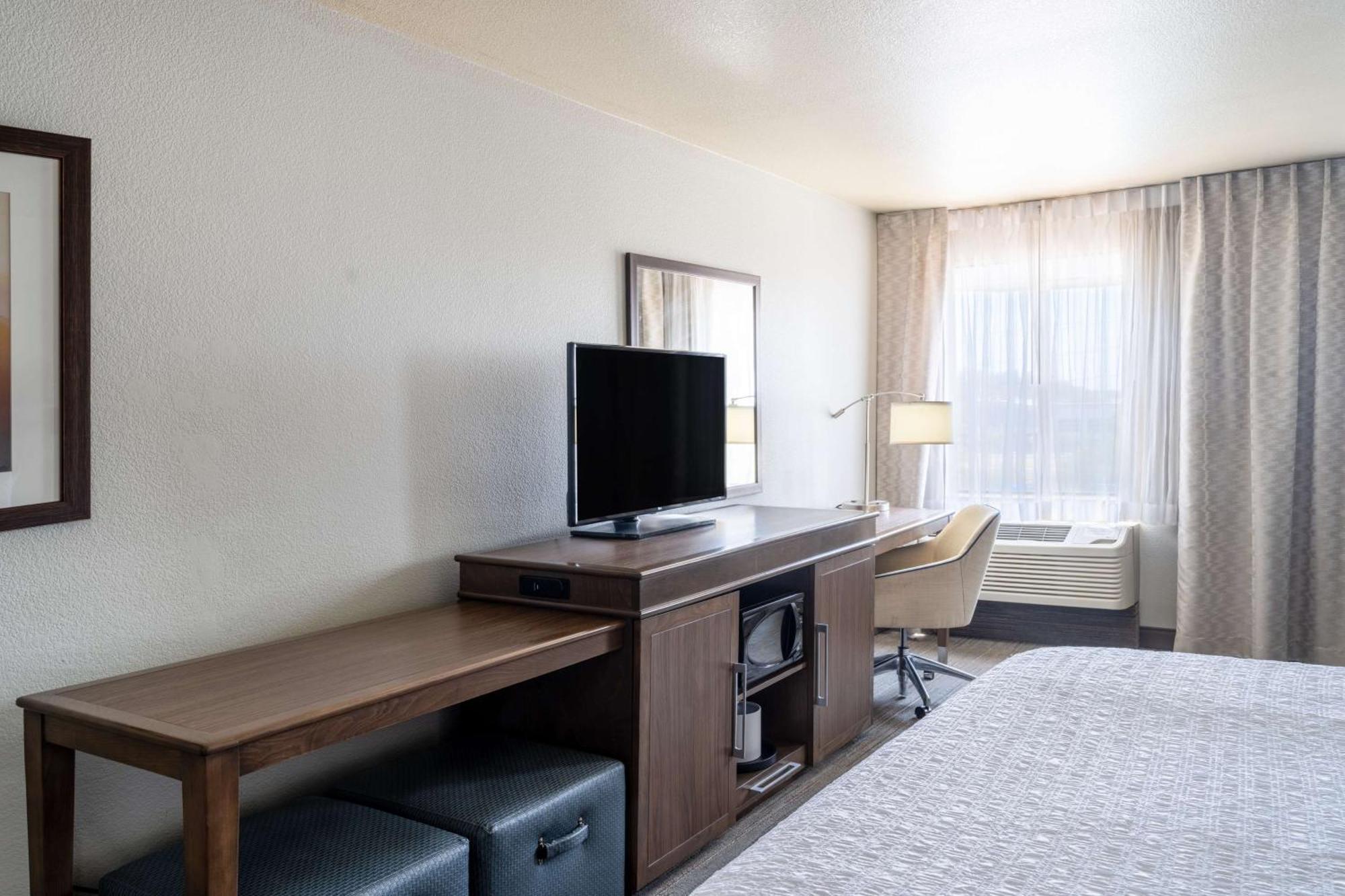 Hampton Inn By Hilton Irvine East - Lake Forest Exterior photo