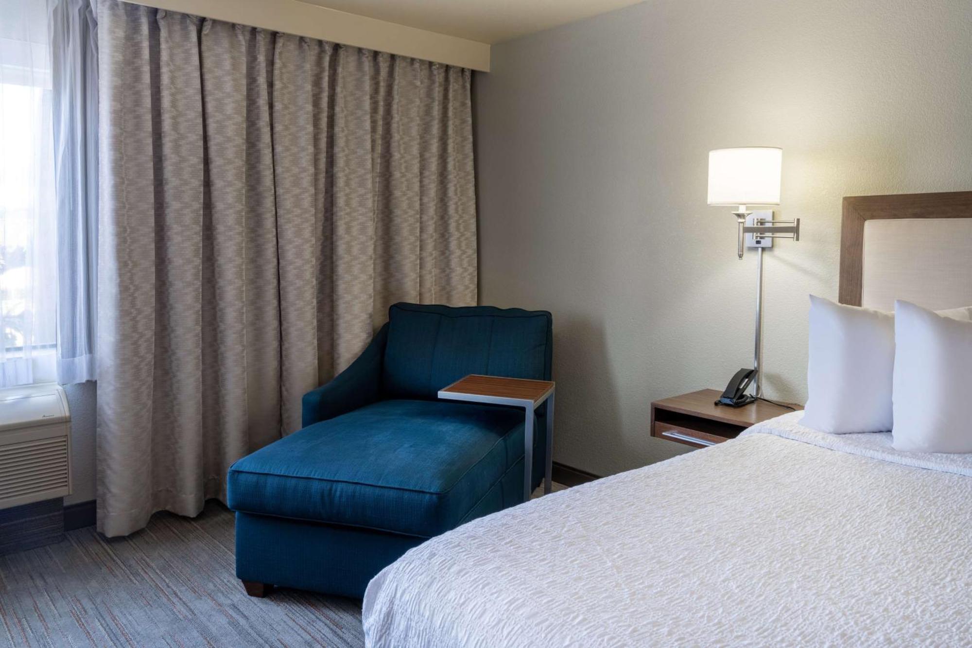 Hampton Inn By Hilton Irvine East - Lake Forest Exterior photo
